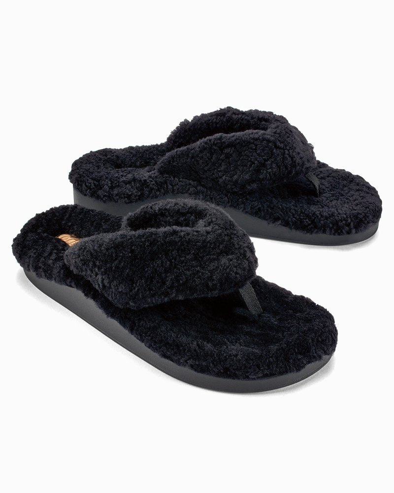 OluKai® Kipe'a Heu Slippers Black/Black | Tommy Bahama Latest - OluKai® Kipe'a Heu Slippers