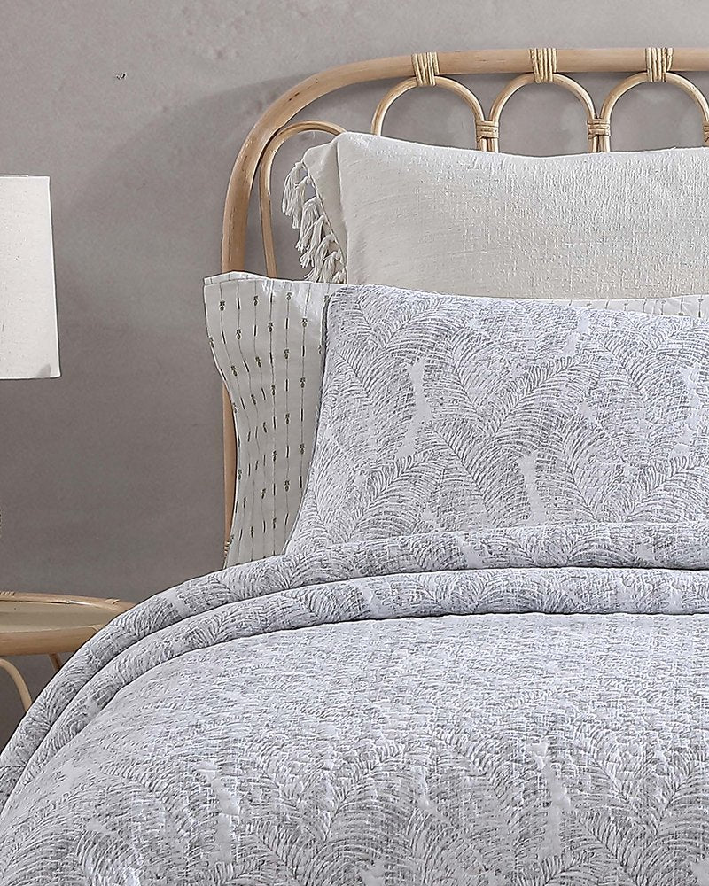 Water Leaves 2-Piece Twin Quilt Set Grey | Tommy Bahama Top Pick - Water Leaves 2-Piece Twin Quilt Set