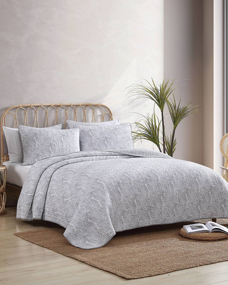 Water Leaves 3-Piece Full/Queen Quilt Set Grey | Tommy Bahama Best Seller - Water Leaves 3-Piece Full/Queen Quilt Set