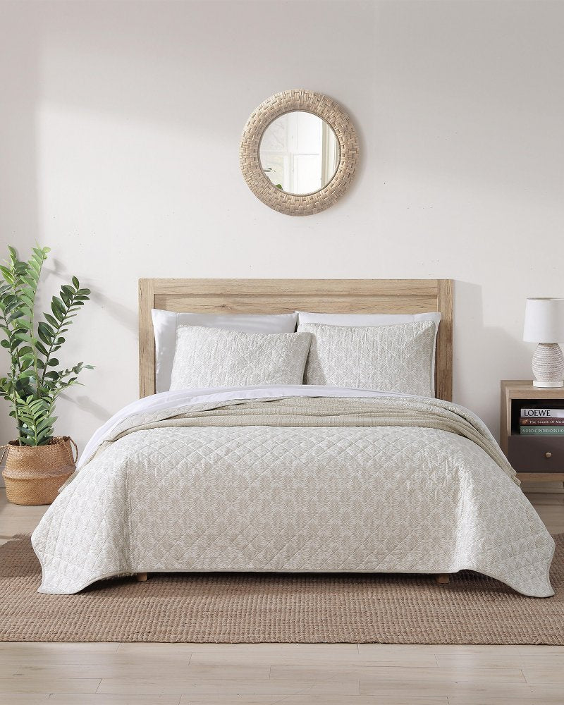 Bahama Fronds Reversible 3-Piece Full/Queen Quilt Set Brown | Tommy Bahama Great Value - Bahama Fronds Reversible 3-Piece Full/Queen Quilt Set