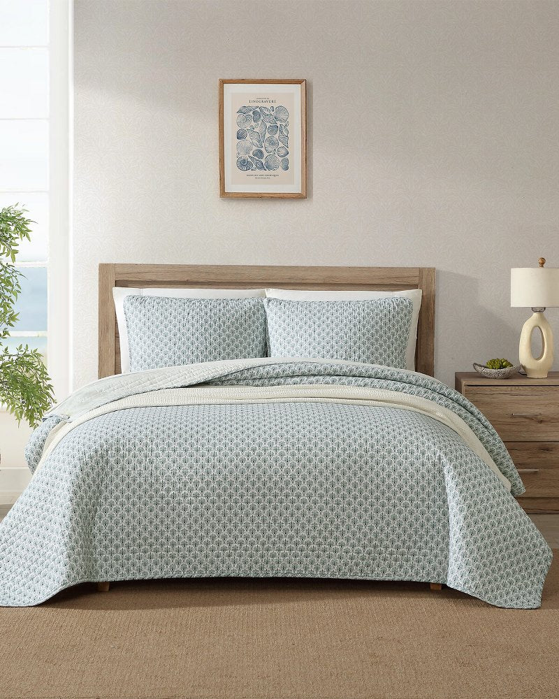 Coastal Batik 3-Piece Full/Queen Quilt Set Spring Green | Tommy Bahama Discount - Coastal Batik 3-Piece Full/Queen Quilt Set