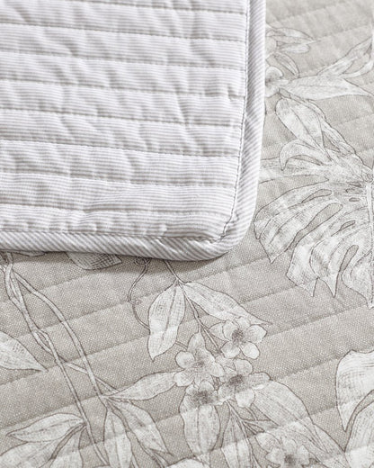 Jungle Toile Reversible 3-Piece King Quilt Set Beige | Tommy Bahama Best Price - Jungle Toile Reversible 3-Piece King Quilt Set