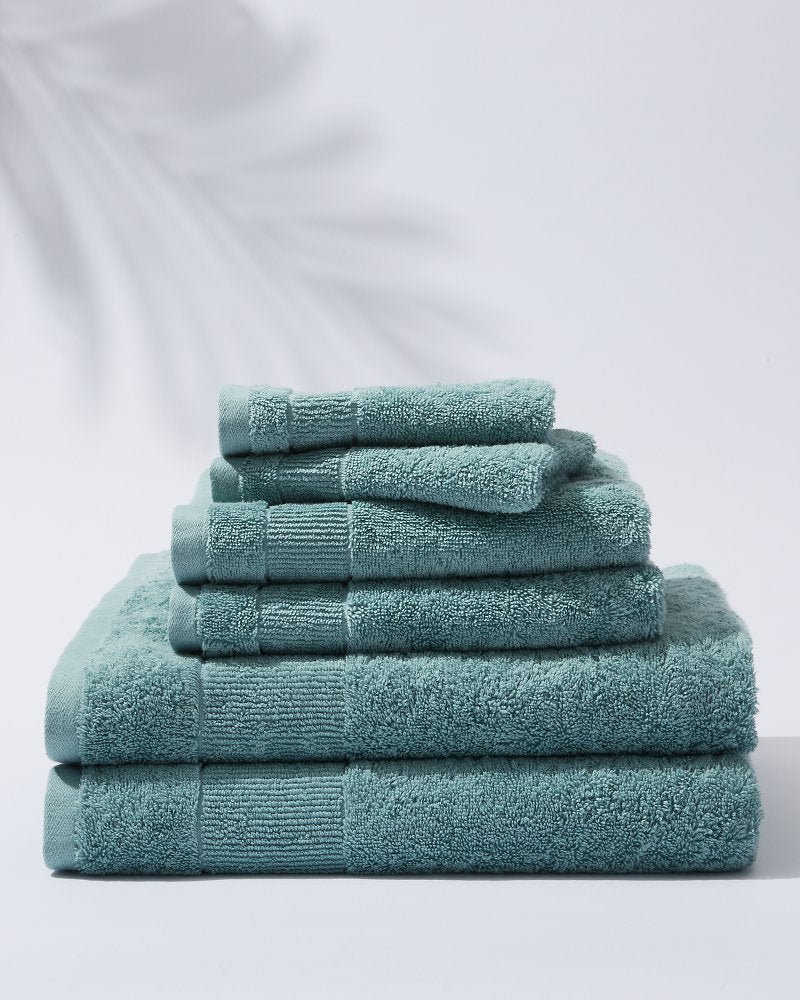 Island Retreat 6-Piece Bath Towel Set Dark Blue Lagoon | Tommy Bahama Signature - Island Retreat 6-Piece Bath Towel Set