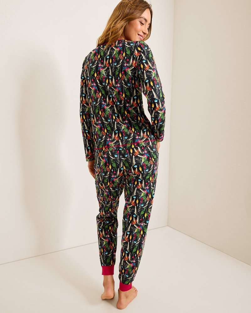 Holiday Parrot V-Neck & Pants Family Pajama Set Poinsettia Red | Tommy Bahama Top Pick - Holiday Parrot V-Neck & Pants Family Pajama Set